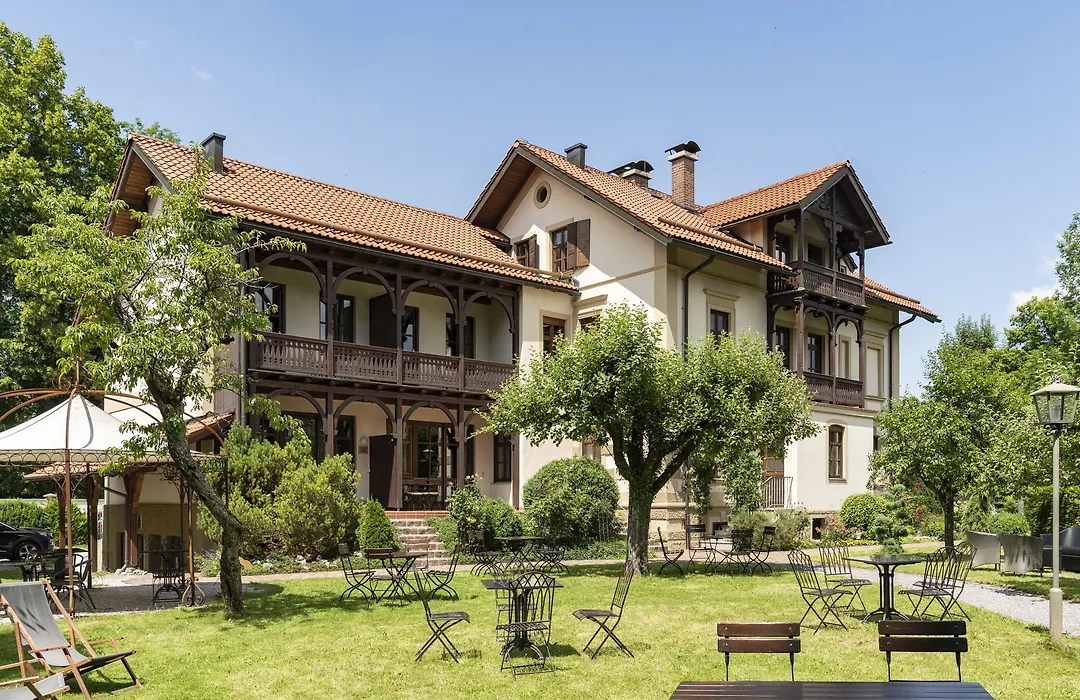 Villa Fantasia Budget Boutique Hotel-1